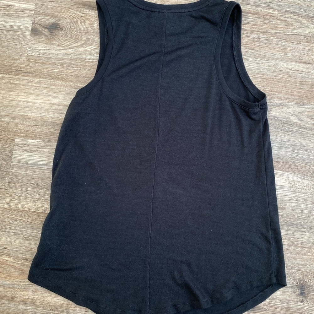 GAP basic black tank - Picture 2 of 4